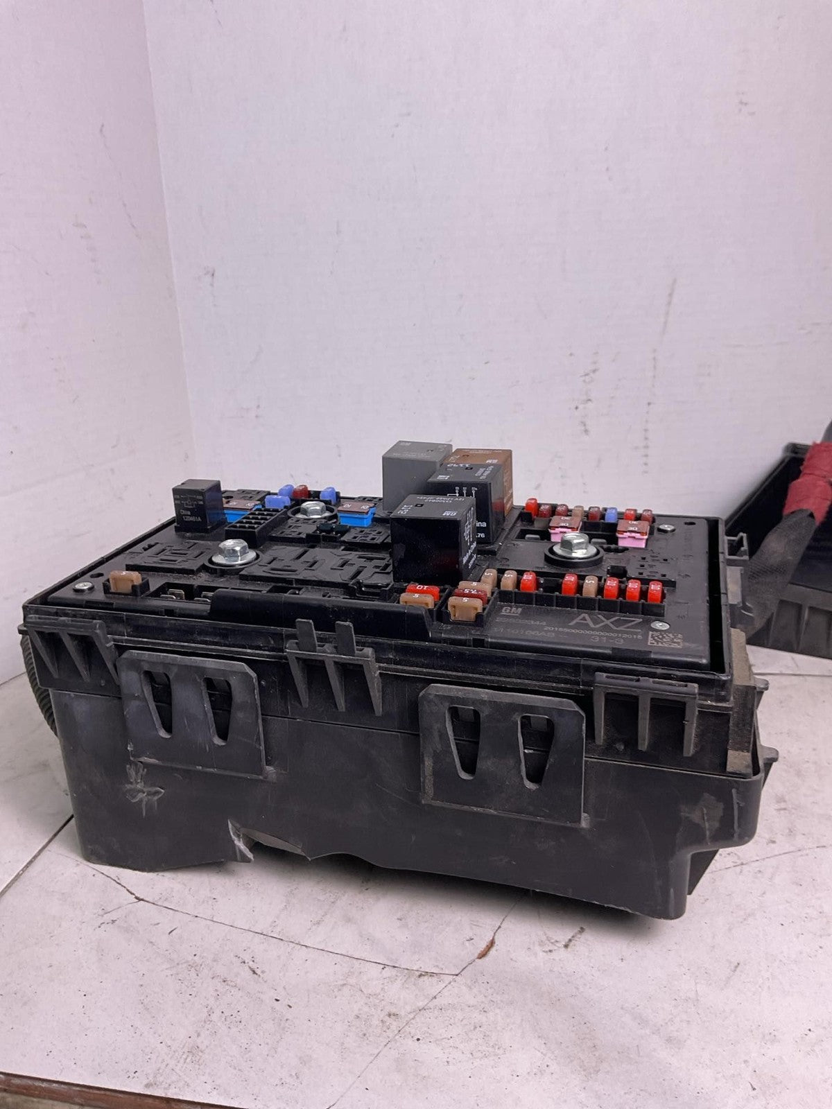 Engine Fuse Box CHEVY VOLT 13 14 153
