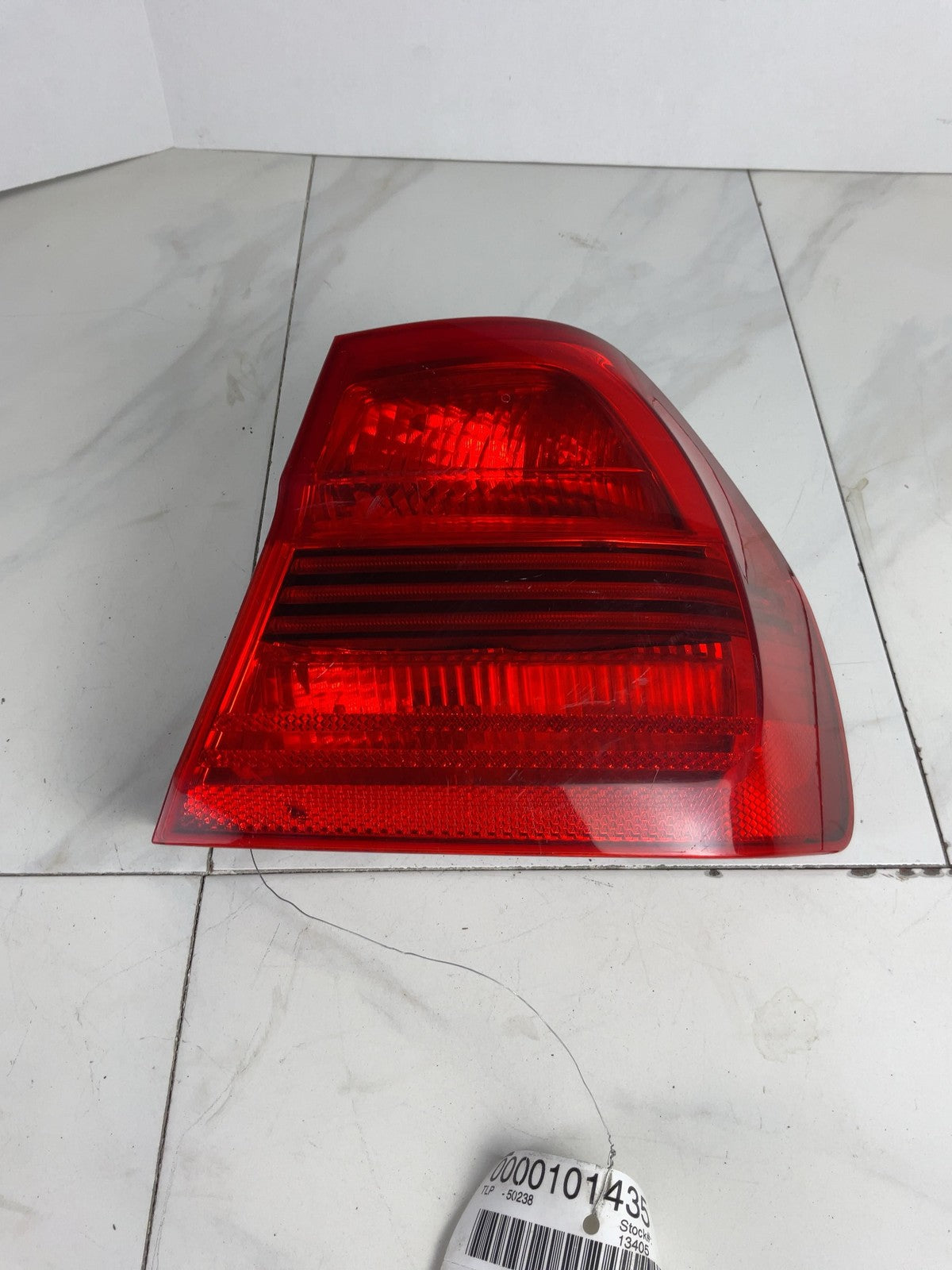 Tail Light Assembly BMW 325I Right 060