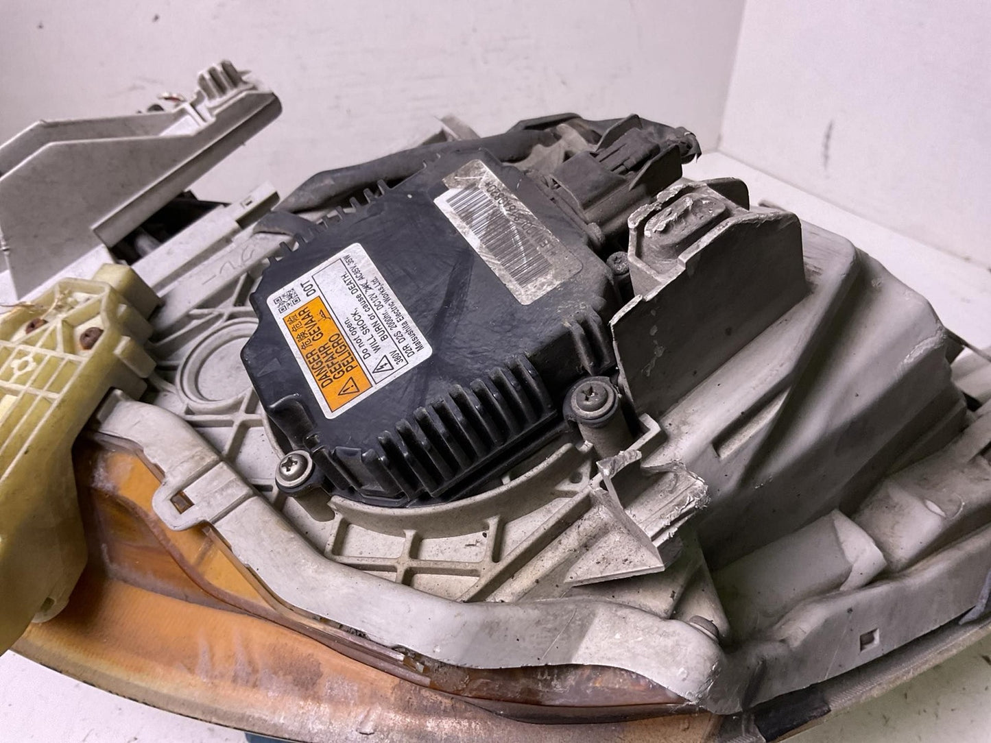 Headlamp Assembly INFINITI G35 Right 082