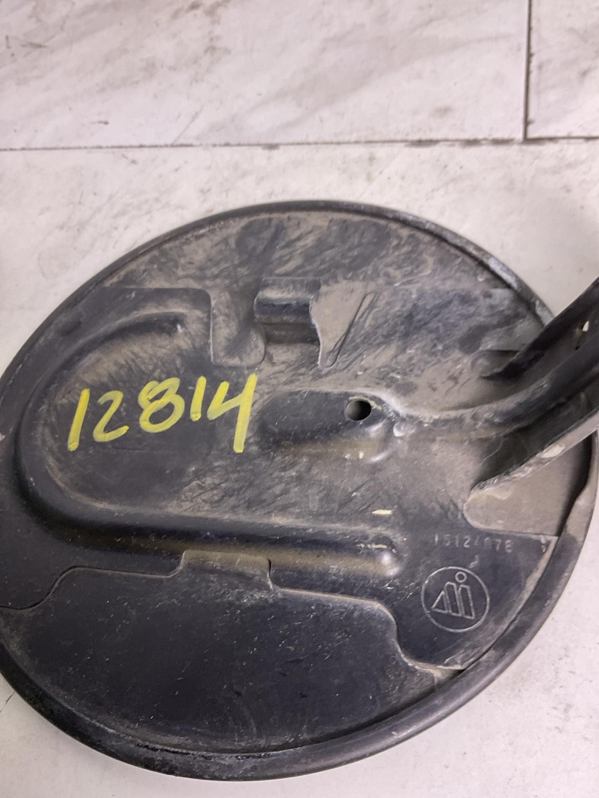 Fuel Tank Door CADILLAC ESCALADE 02 03 04 05 064