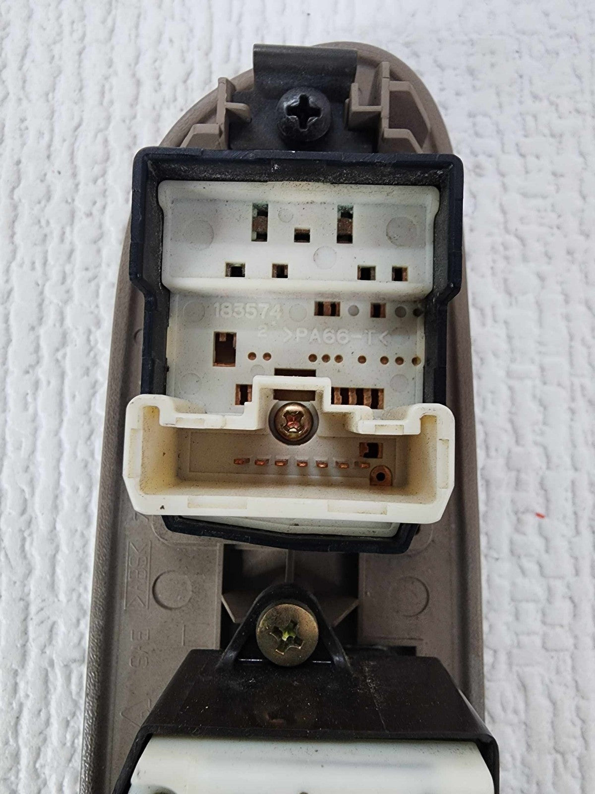 Door Switch Front TOYOTA TUNDRA 00 01 02 03 04 055