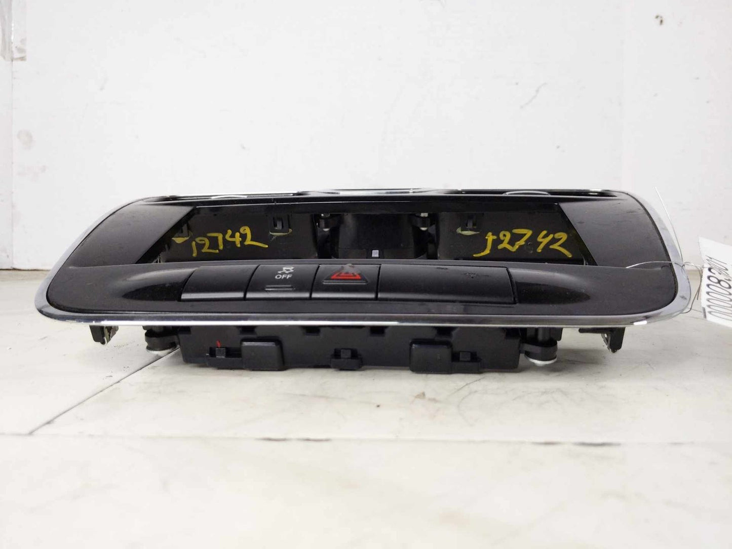 Radio Bezel Trim CHRYSLER 200 124