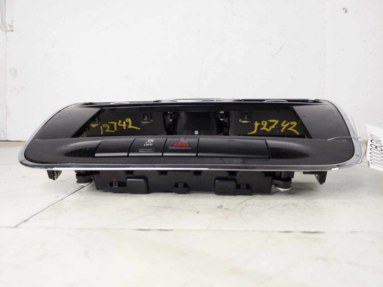 Radio Bezel Trim CHRYSLER 200 124