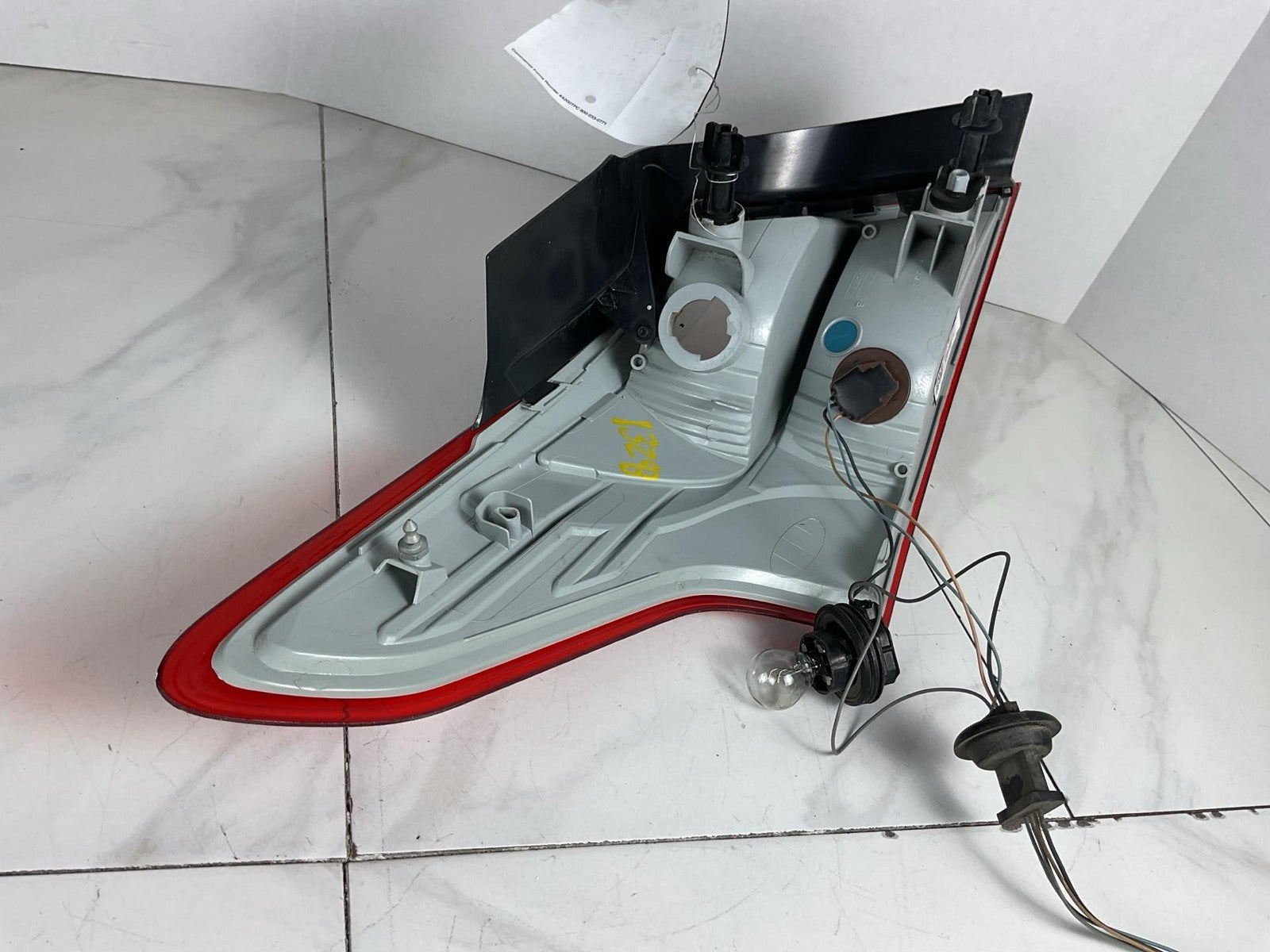 Tail Light Assembly FORD FOCUS Right 12 13 143