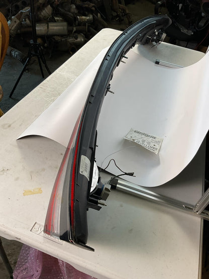 Right Passenger Side Tail Light Assembly for 2015 DODGE DART4