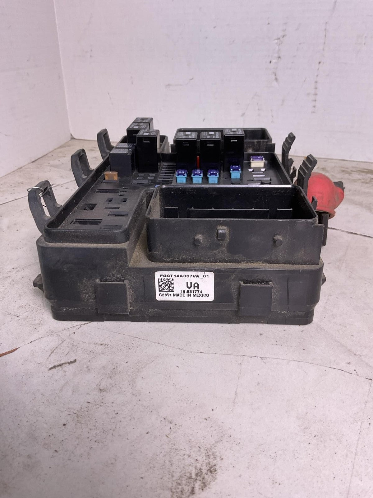 Engine Fuse Box FORD FUSION 15 162
