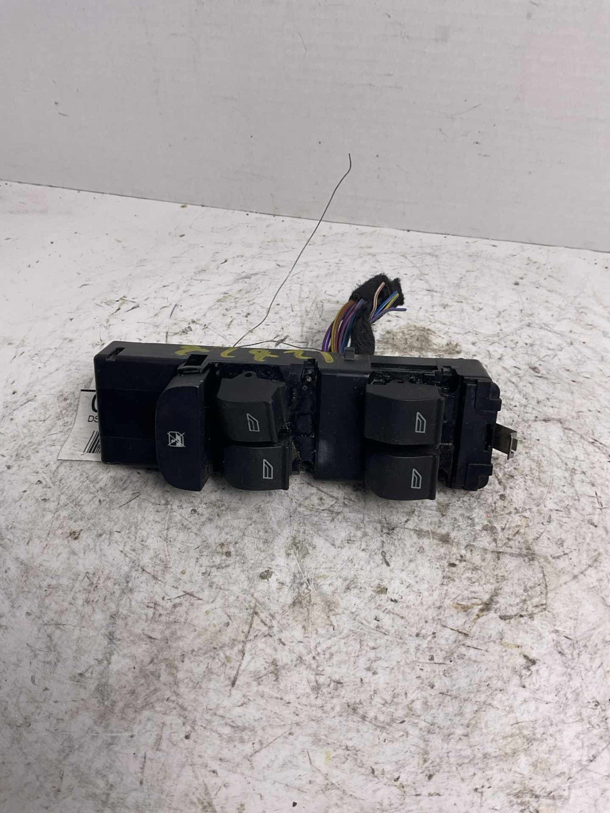 Door Switch Front FORD FIESTA 11 12 130