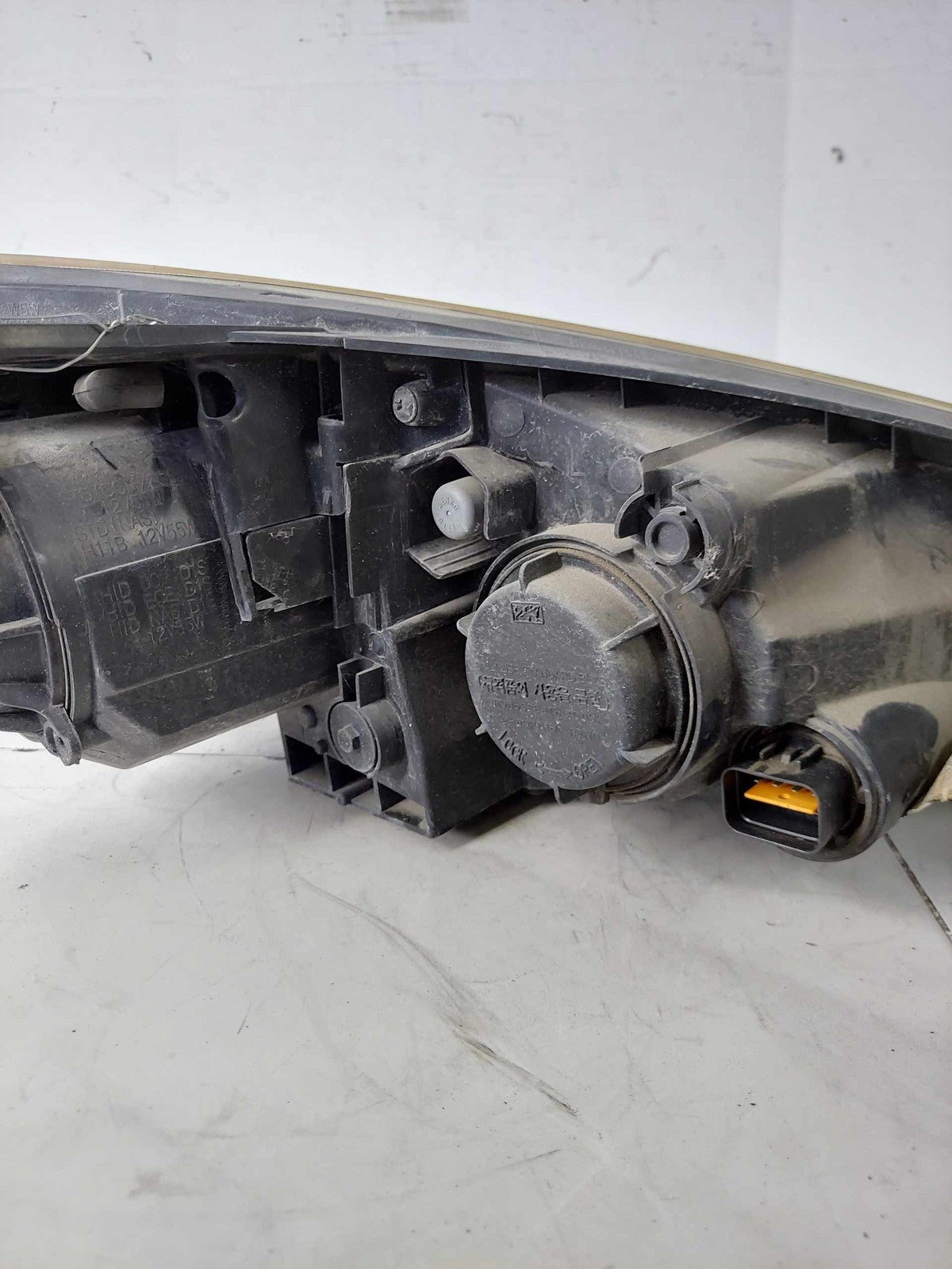 Headlamp Assembly HYUNDAI GENESIS Left 09 10 11 122