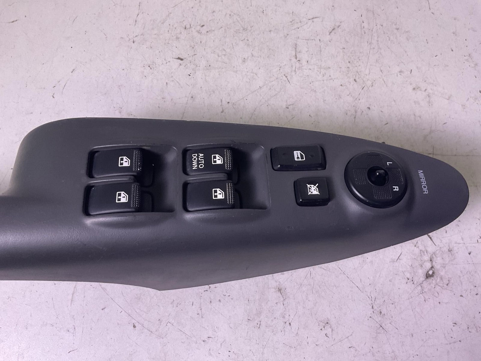 Door Switch Front HYUNDAI TUCSON 05 06 07 08 091
