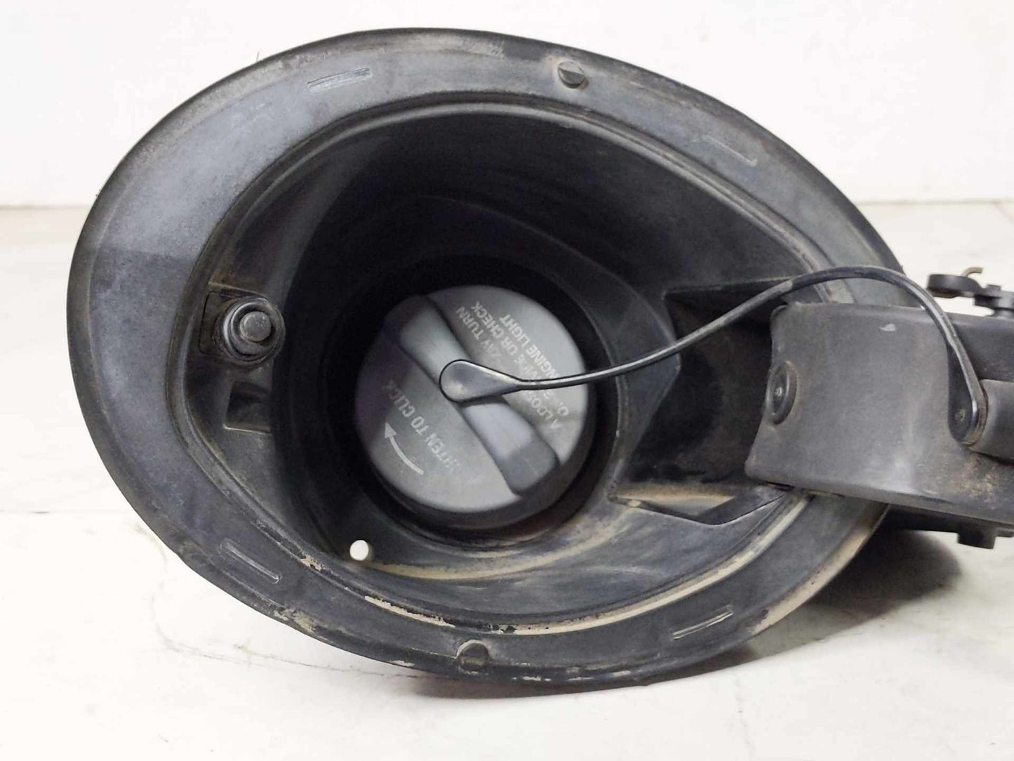 Fuel Tank Door CHRYSLER 200 15 16 178