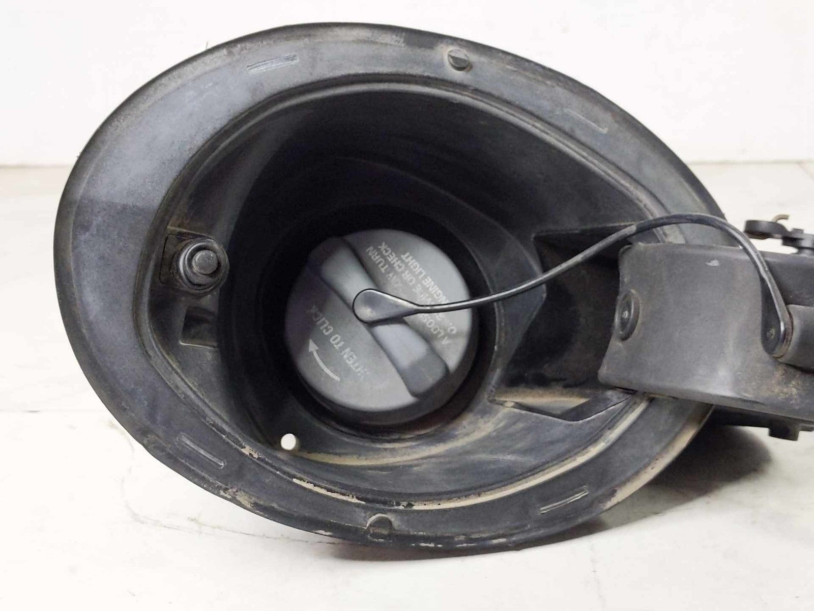 Fuel Tank Door CHRYSLER 200 15 16 178