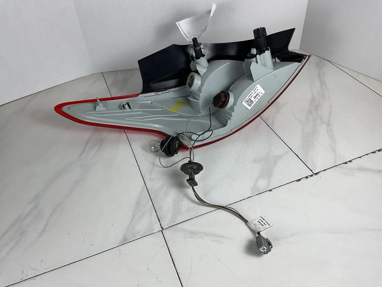 Tail Light Assembly FORD FOCUS Right 12 13 142