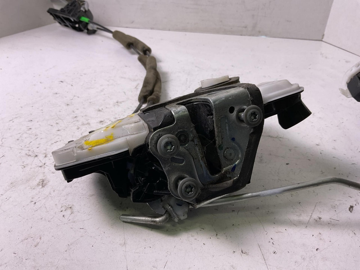 Front Door Latch TOYOTA CAMRY Right 18 19 20 21 22 23 247