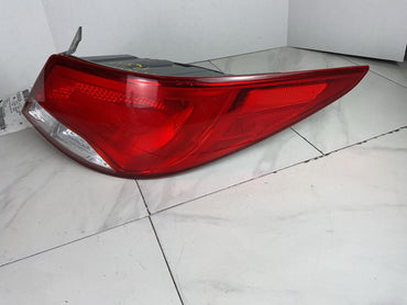 Tail Light Assembly HYUNDAI ACCENT Right 15 16 171