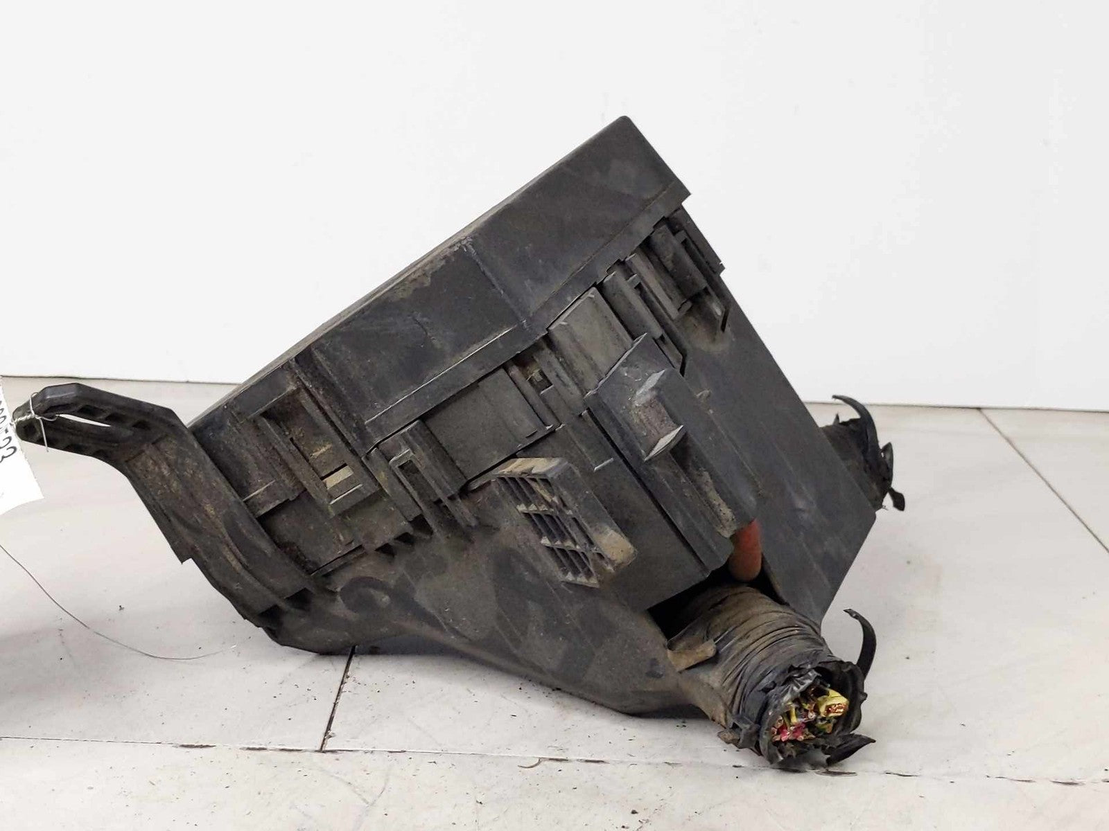 Engine Fuse Box FORD FIESTA 11 12 1310