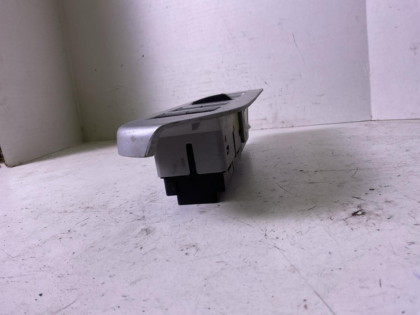 Door Switch Front MERCURY MARINER 08 09 10 113