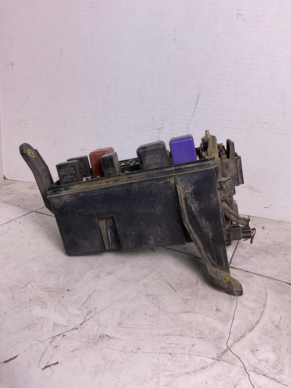 Engine Fuse Box TOYOTA TACOMA 01 02 03 043