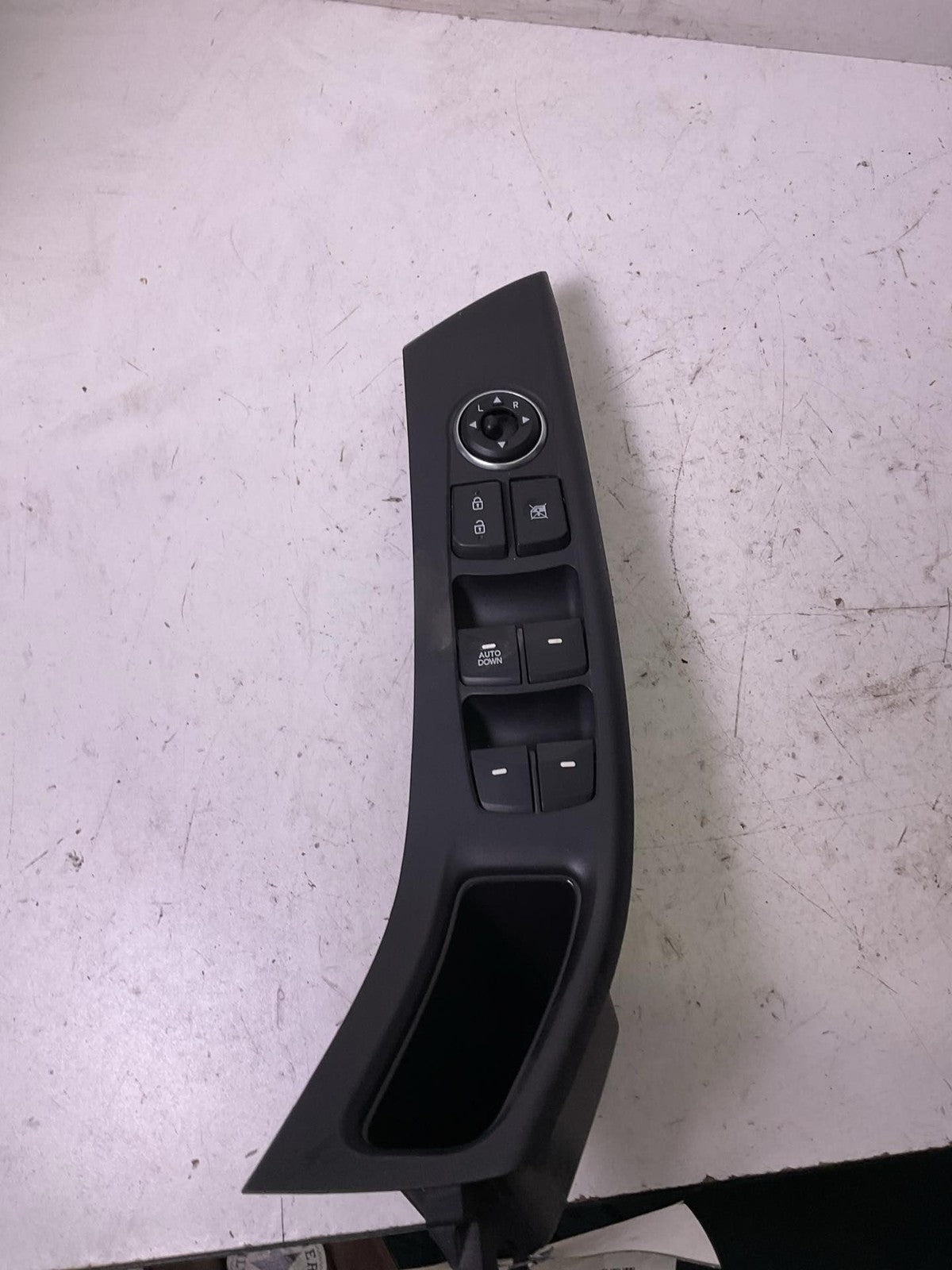 Door Switch Front HYUNDAI ELANTRA 14 15 160