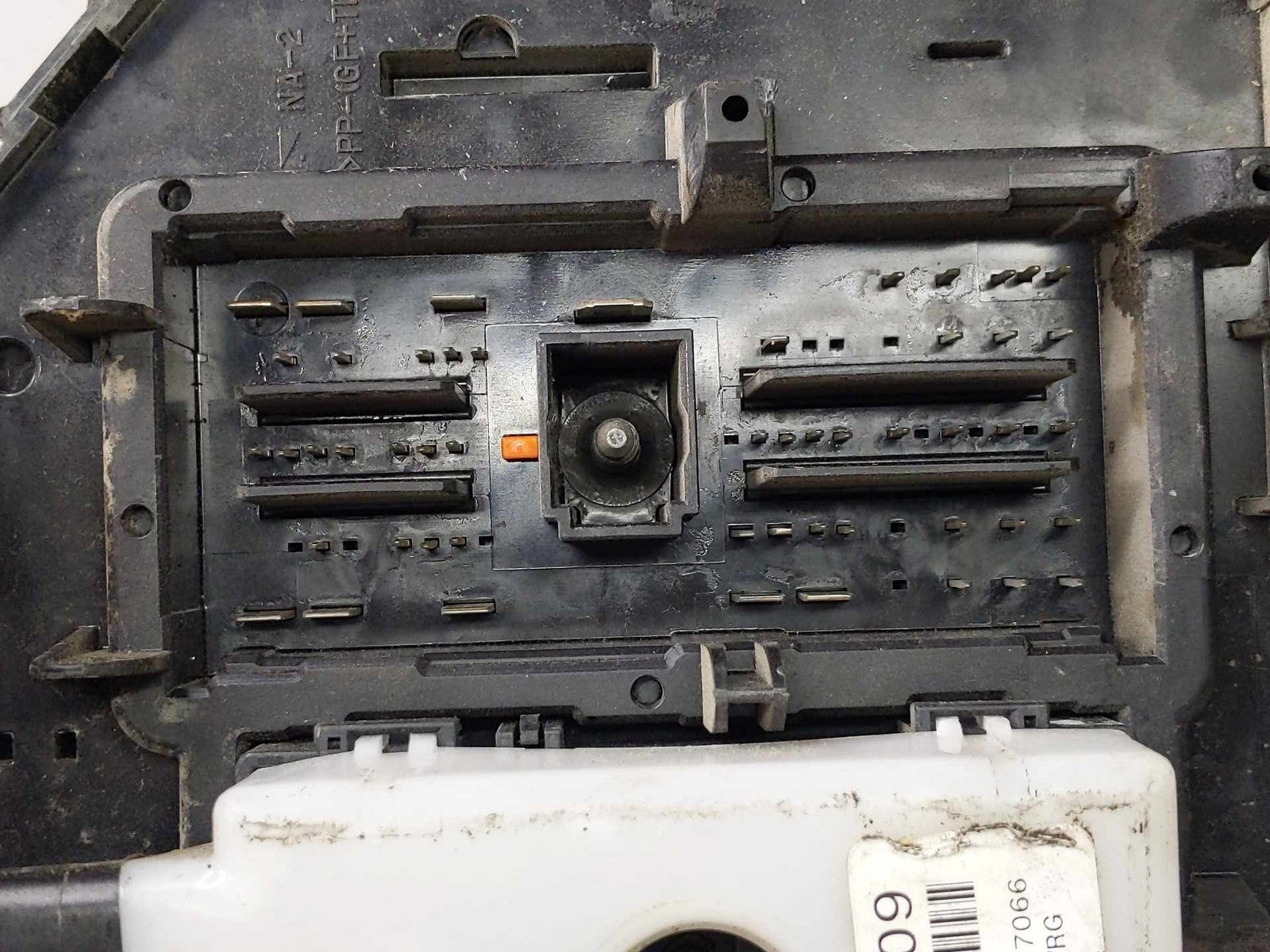 Engine Fuse Box CHEVY CRUZE 11 12 13 147