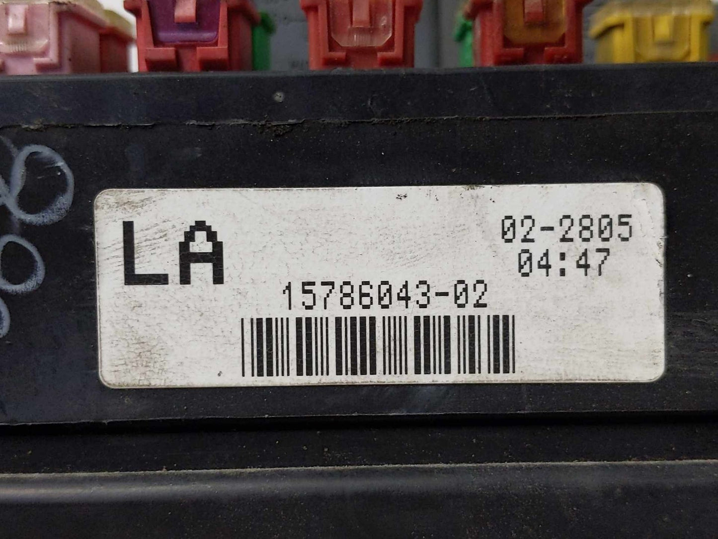 Engine Fuse Box CADILLAC ESCALADE 03 04 05 066
