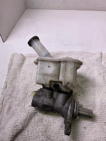 Master Cylinder NISSAN VERSA 12 13 14 15 16 17 18 191