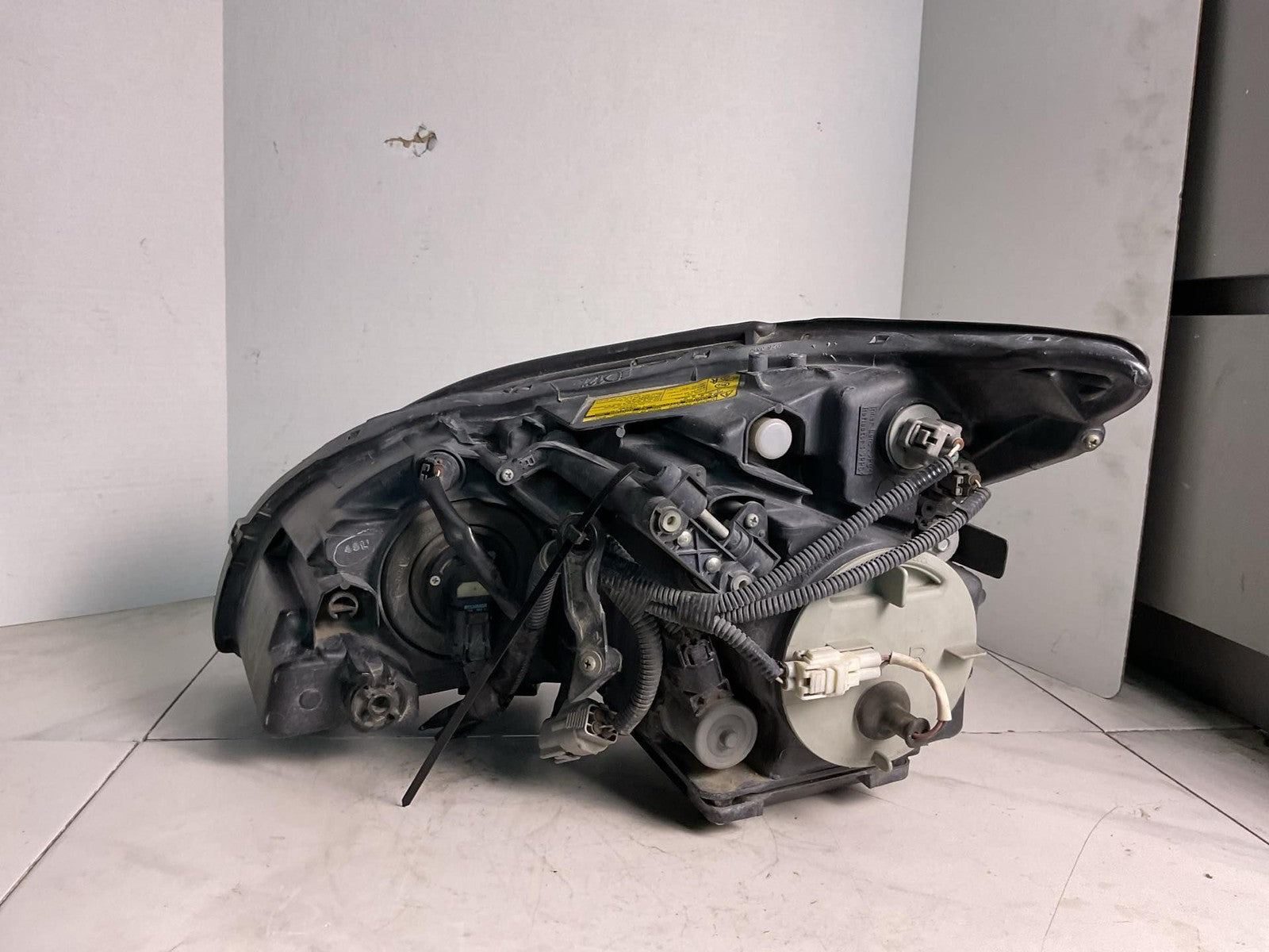 Headlamp Assembly LEXUS RX330 Right 04 05 062