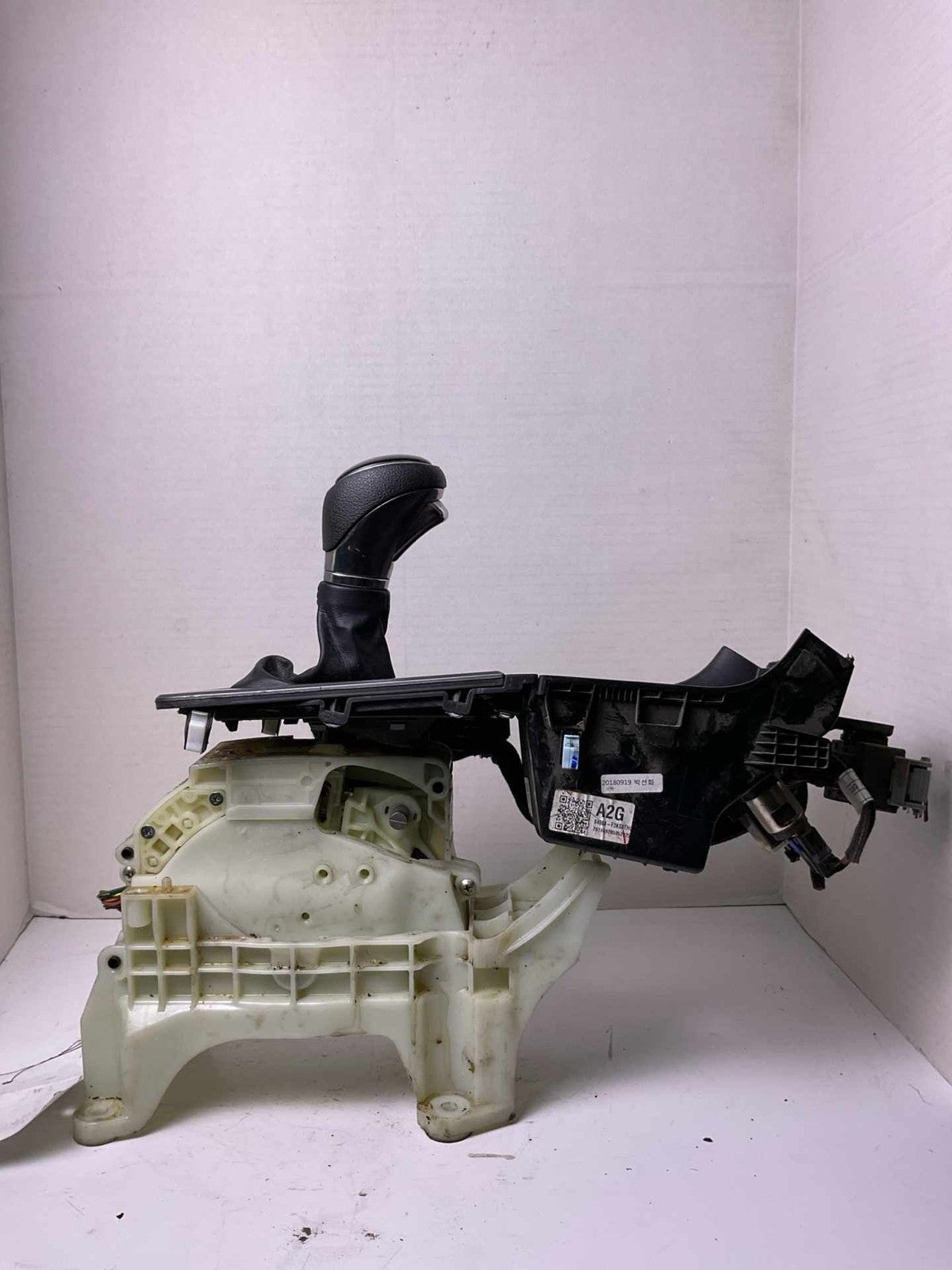 Automatic Transmission Floor Gear Shifter For 2017-2020 HYUNDAI ELANTRA1