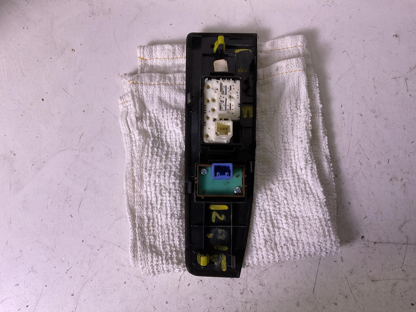 Door Switch Front LEXUS ES350 166