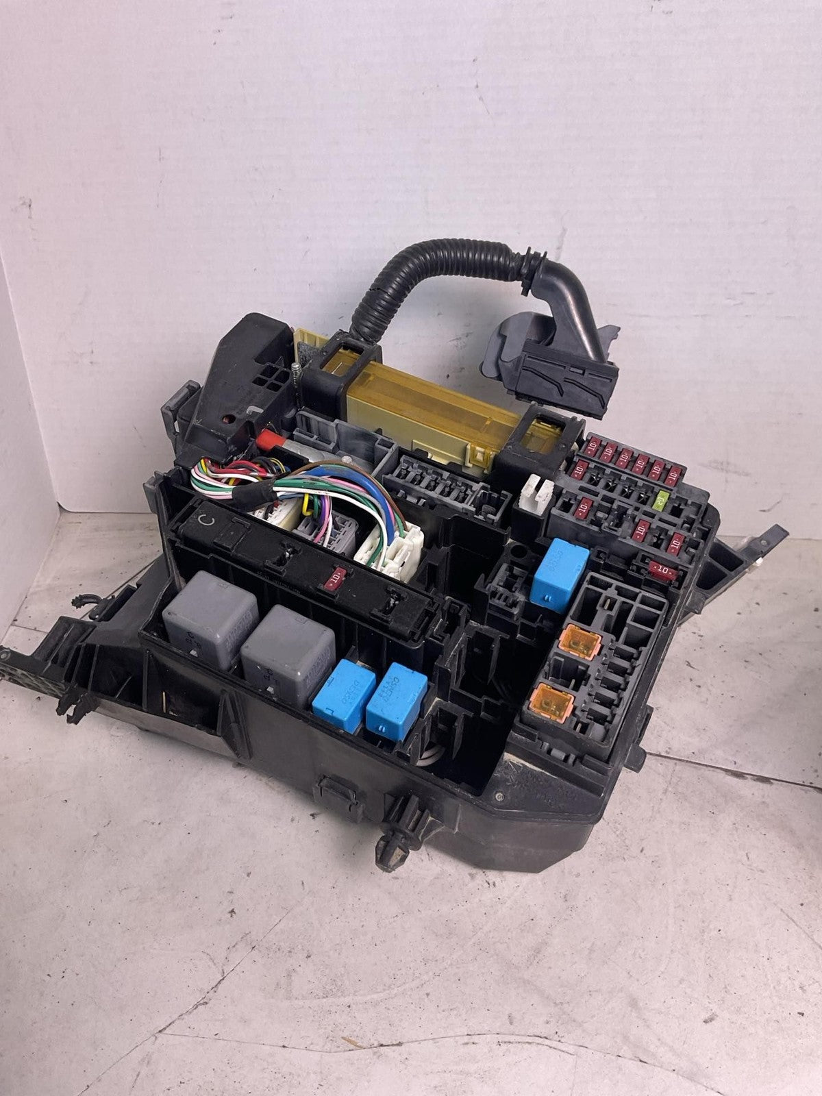 Engine Fuse Box TOYOTA COROLLA 09 10 11 12 130