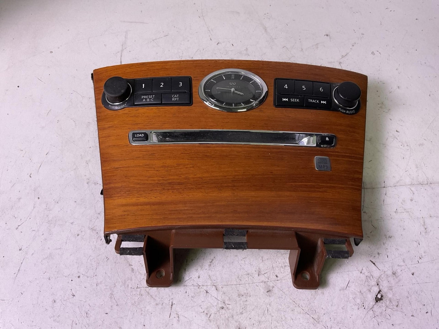 Audio & Visual Equip.(radio) INFINITI M45 06 070