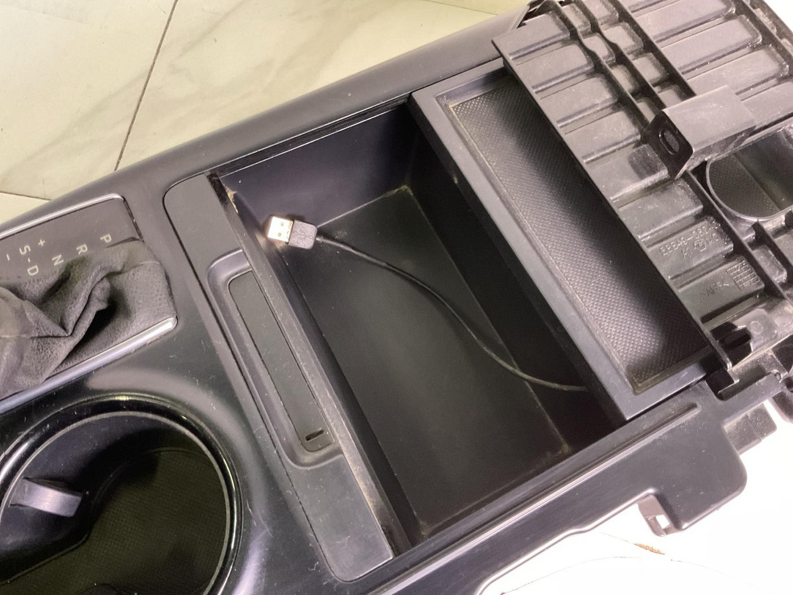 Front Console TOYOTA CAMRY 18 19 203