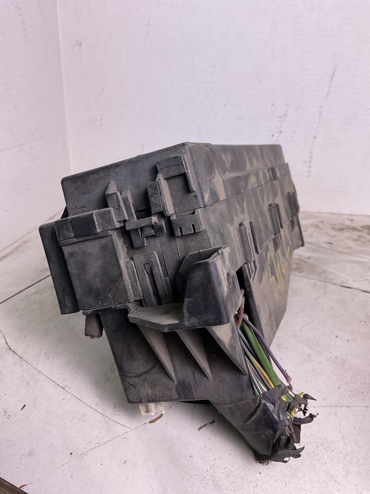 Engine Fuse Box MERCURY MARINER 113