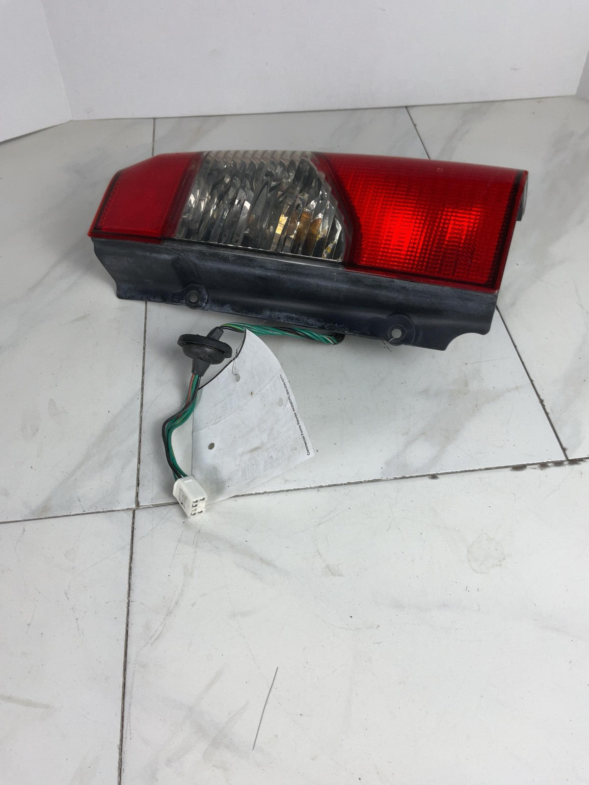 Tail Light Assembly NISSAN XTERRA Right 02 03 042