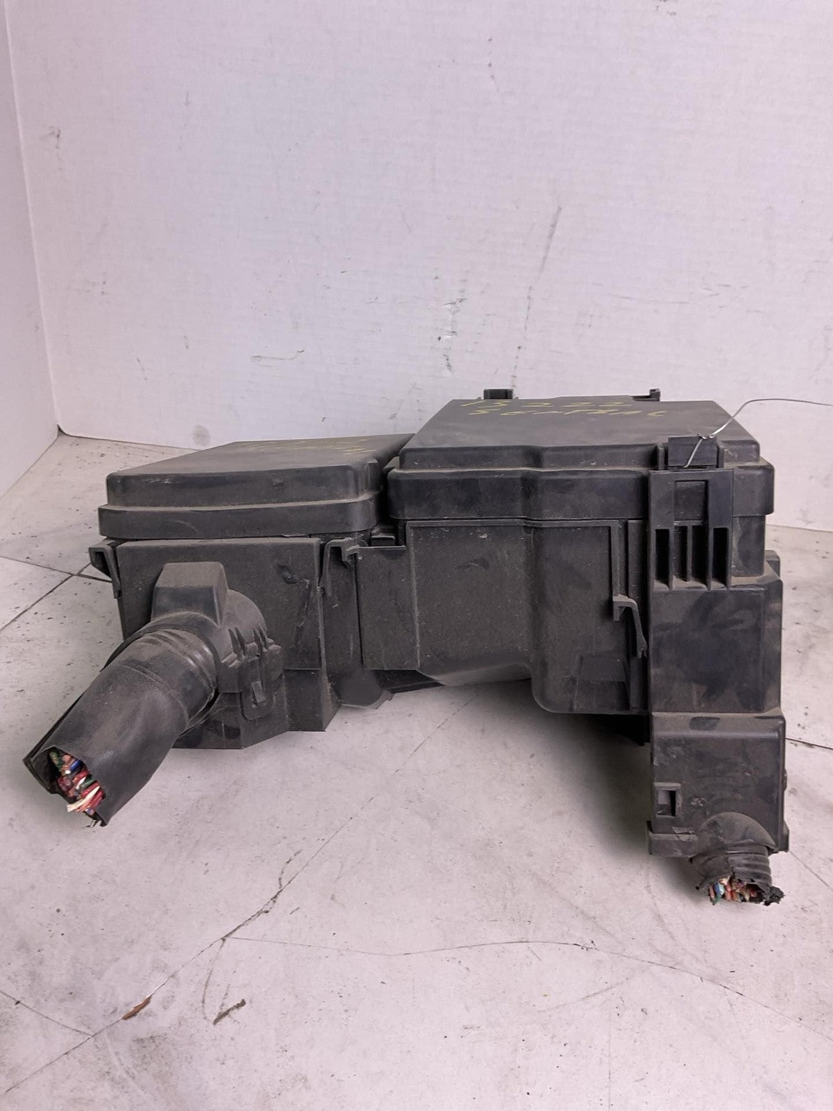 Engine Fuse Box NISSAN SENTRA 20 21 22 23 242