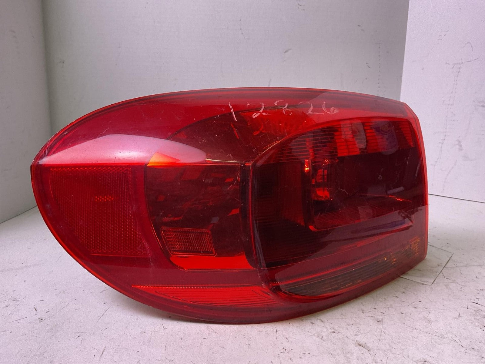 Tail Light Assembly VW TIGUAN Left 12 13 14 15 16 17 181