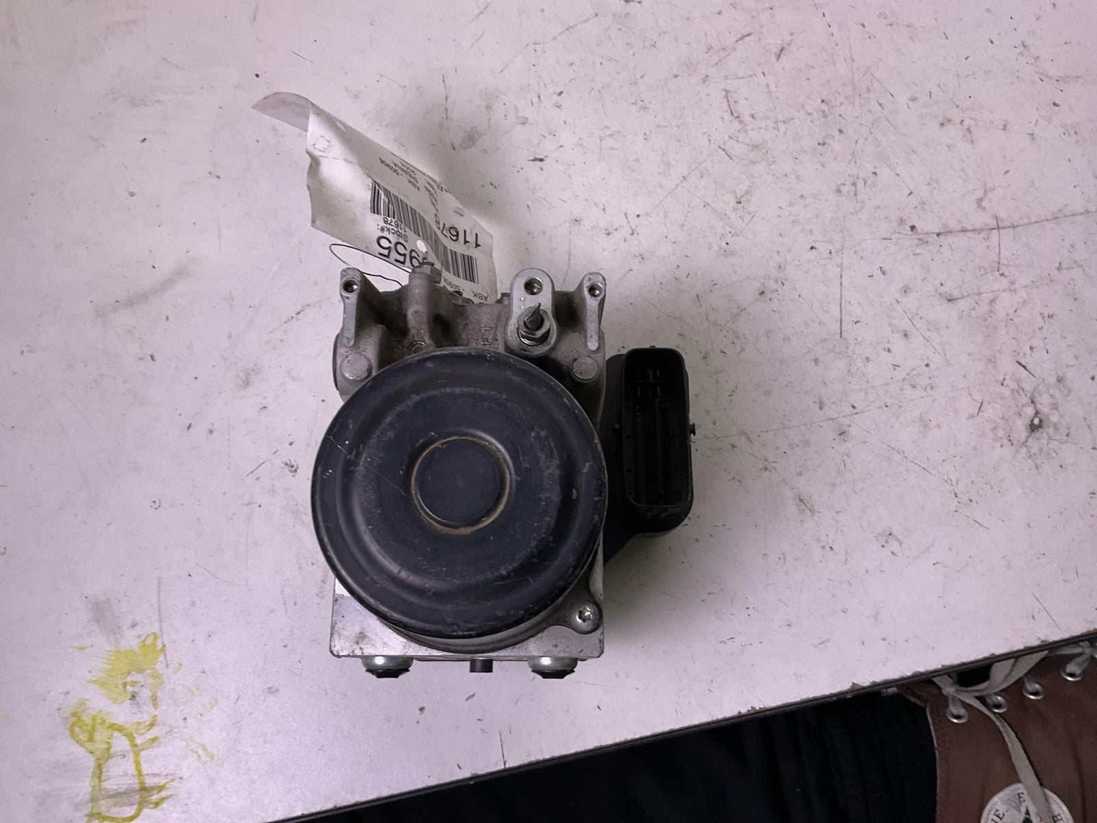 Anti-lock Brake Parts TOYOTA SIENNA 04 05 06 07 084