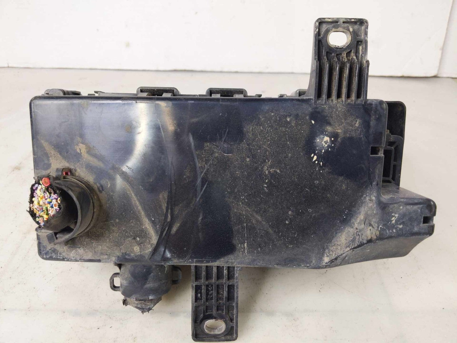 Engine Fuse Box FORD MUSTANG 12 13 143