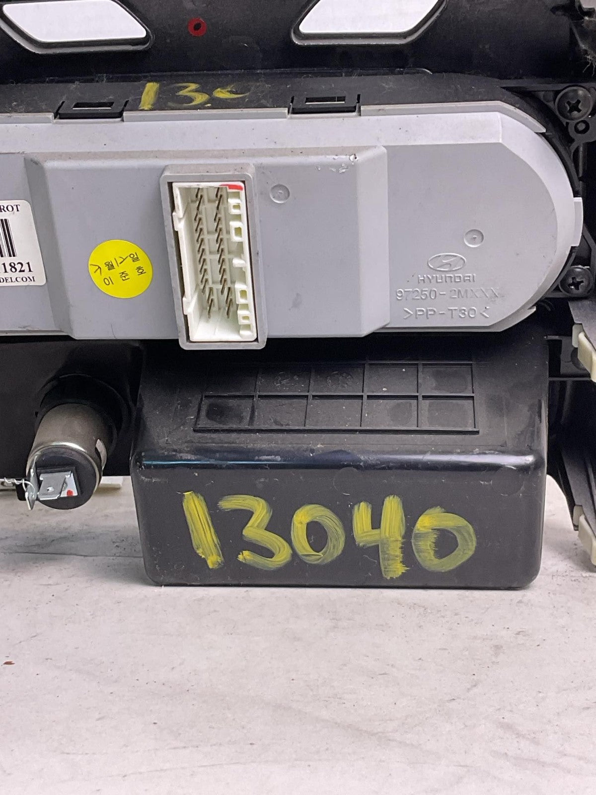 Heater A/c Control HYUNDAI GENESIS 09 10 11 124