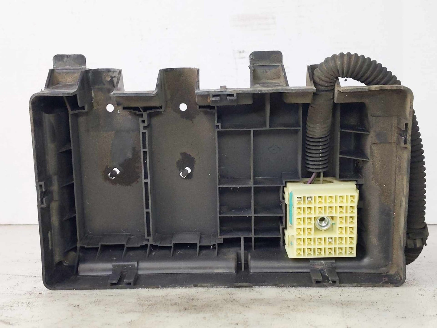 Engine Fuse Box CHEVY EXPRESS 2500 03 04 05 06 0710