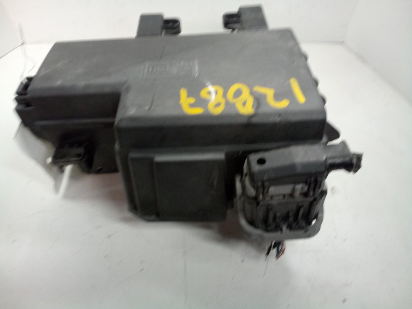 Engine Fuse Box FORD MUSTANG 203