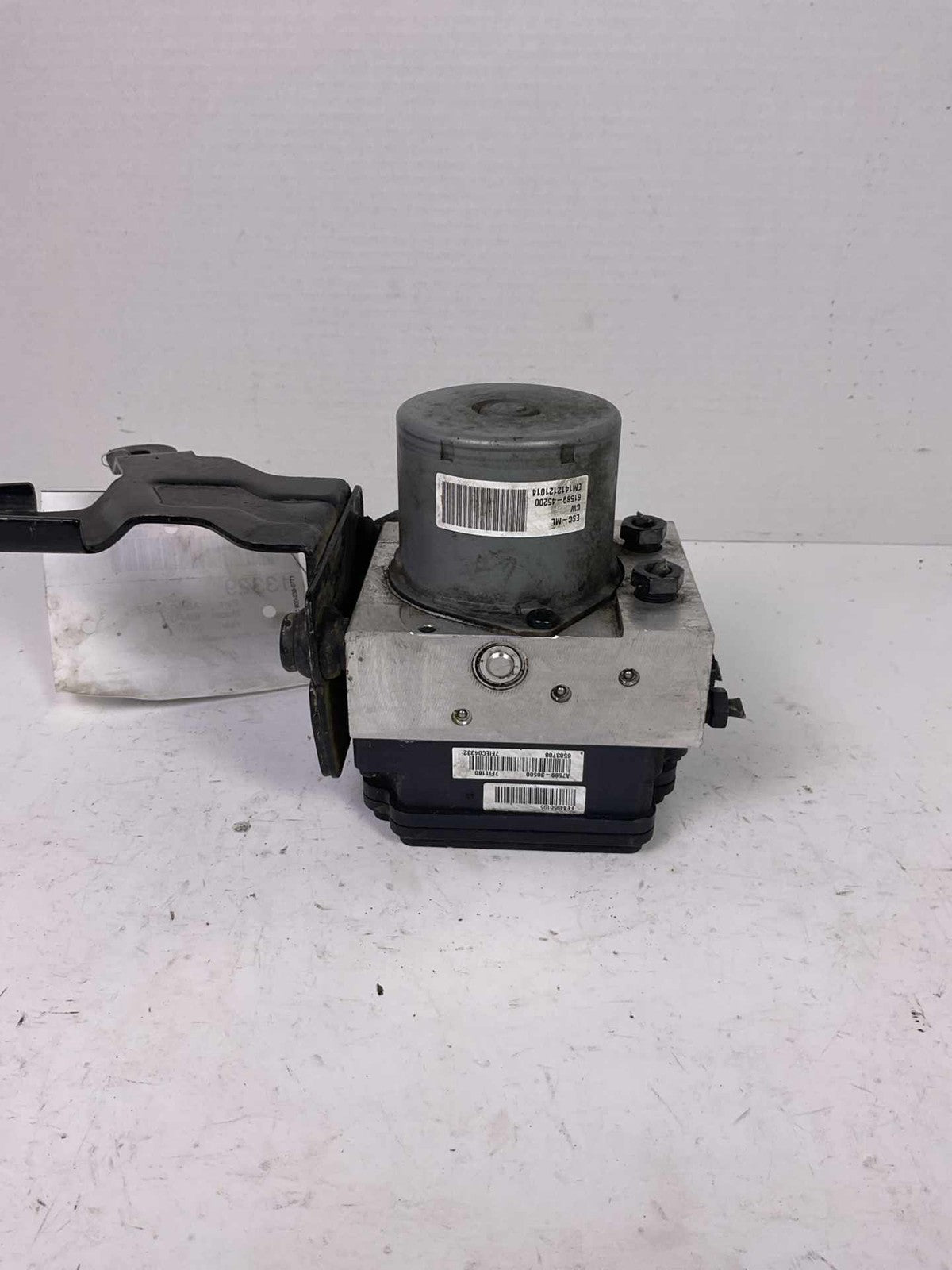 Anti-lock Brake Parts for 2014-2016 KIA FORTE2