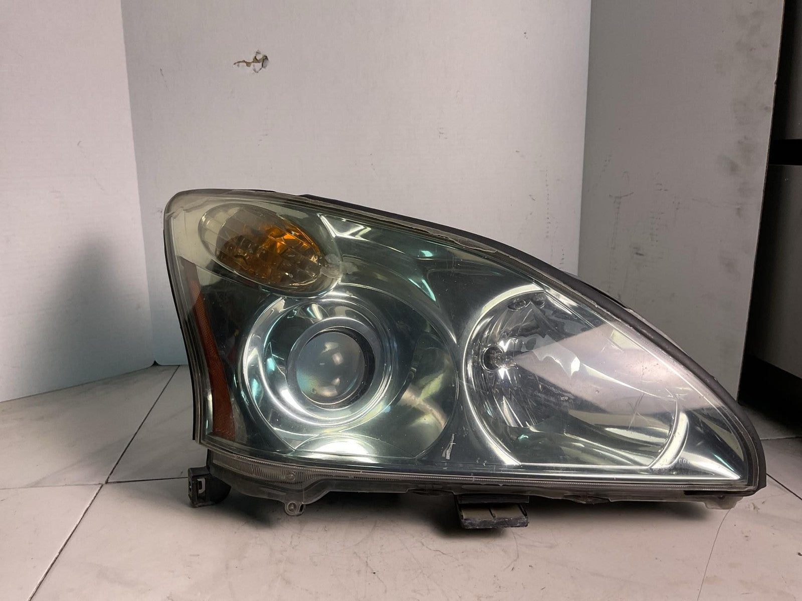 Headlamp Assembly LEXUS RX330 Right 04 05 060