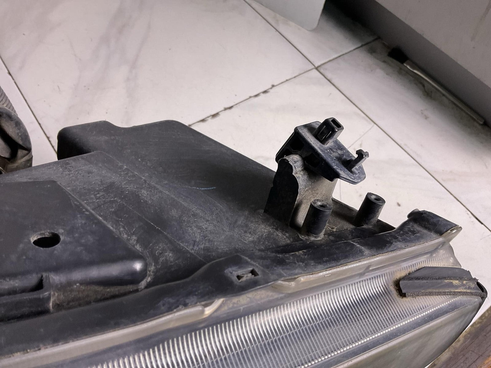 Headlamp Assembly LEXUS RX330 Left 04 05 067