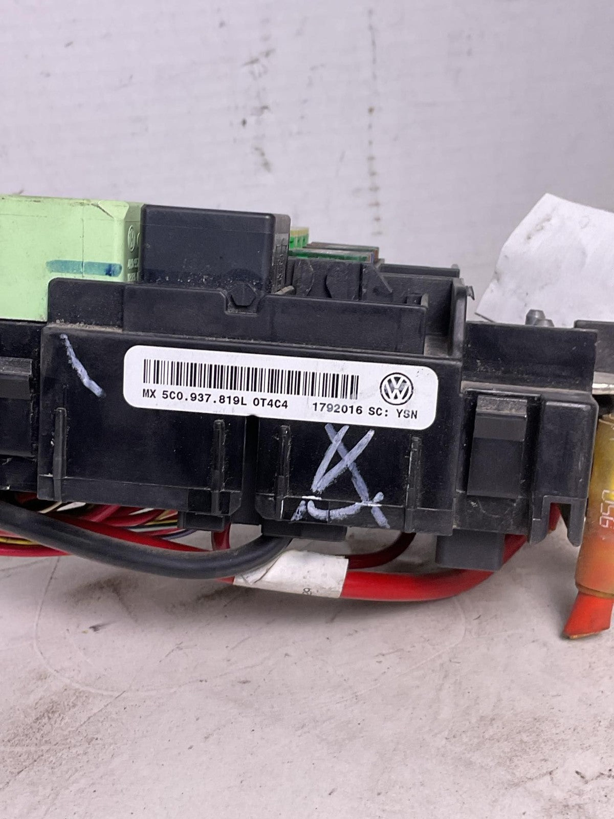Engine Fuse Box VW PASSAT 12 13 14 15 16 17 18 19 20 21 222