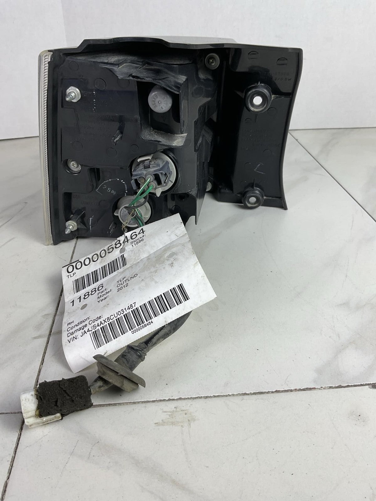 Tail Light Assembly MITSUBISHI OUTLANDER Right 07 08 09 10 11 12 134