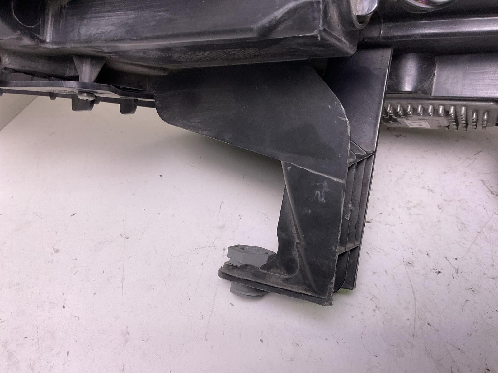 Headlamp Assembly BUICK ENCLAVE Right 13 14 15 16 178