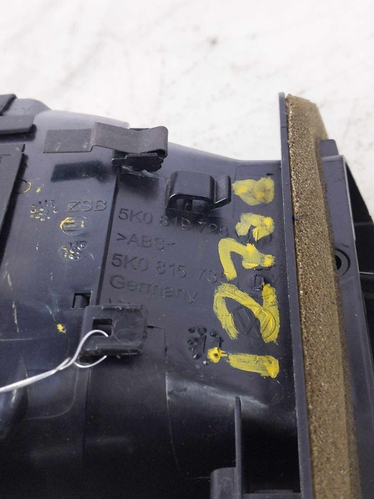 Air Cond./heater Vents GOLF EXCEPT GTI 125