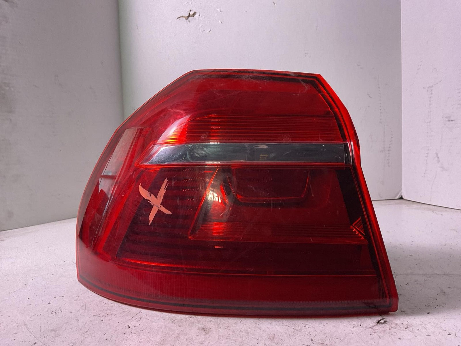 Tail Light Assembly VW PASSAT Left 160