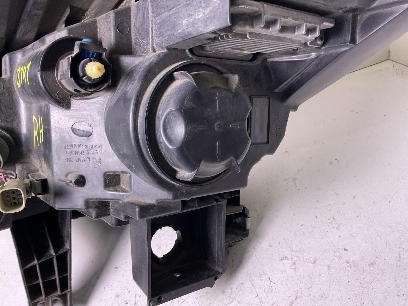 Headlamp Assembly BUICK ENCLAVE Right 13 14 15 16 177