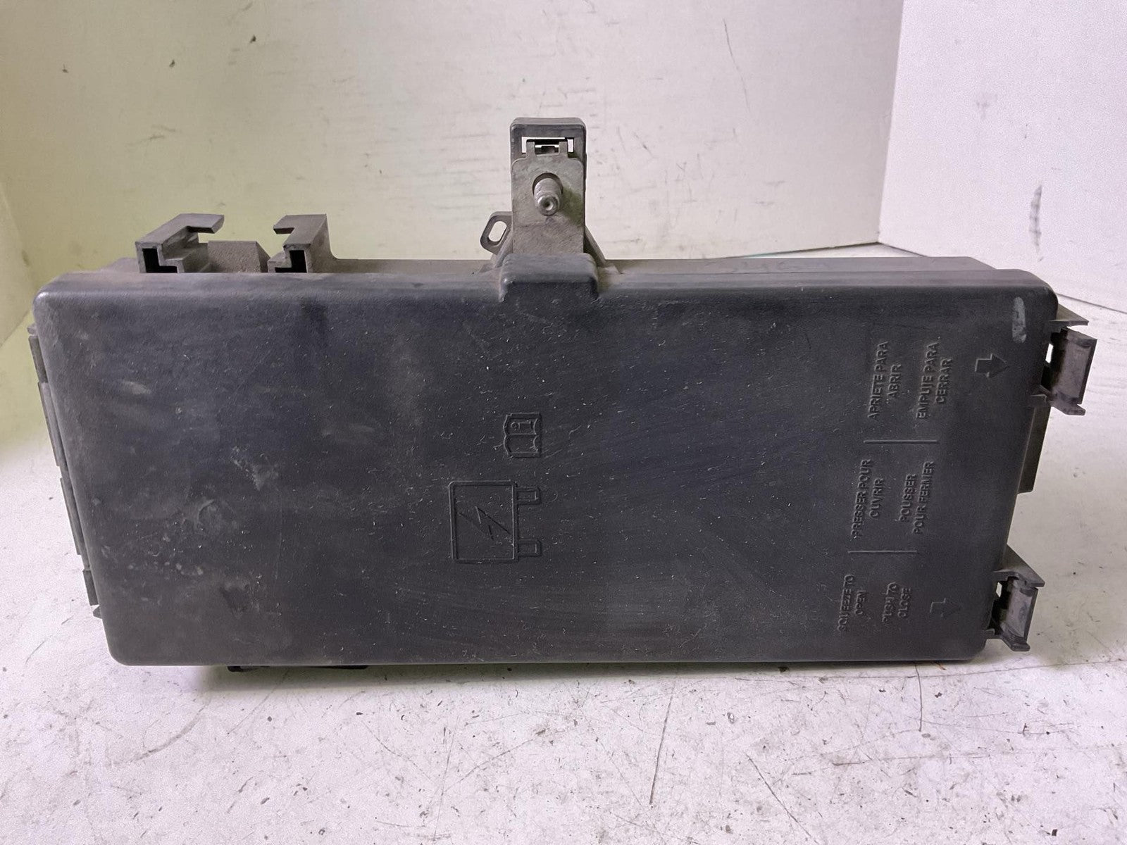 Engine Fuse Box DODGE PICKUP 1500 080